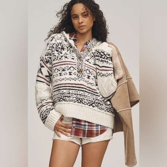 NWT! Anthropologie Ivory and Black Pilcro Relaxed Hooded Sweater - Size XS 🍟 - Picture 1 of 16